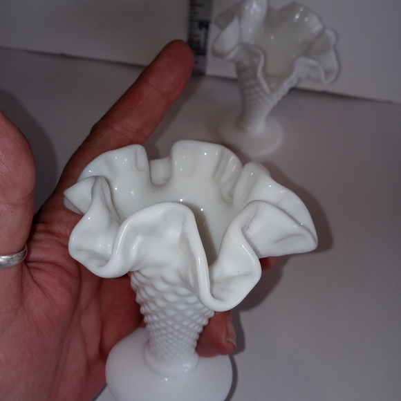 Vintage Fenton Hobnail milk glass mini vases 2 - Picture 4 of 6